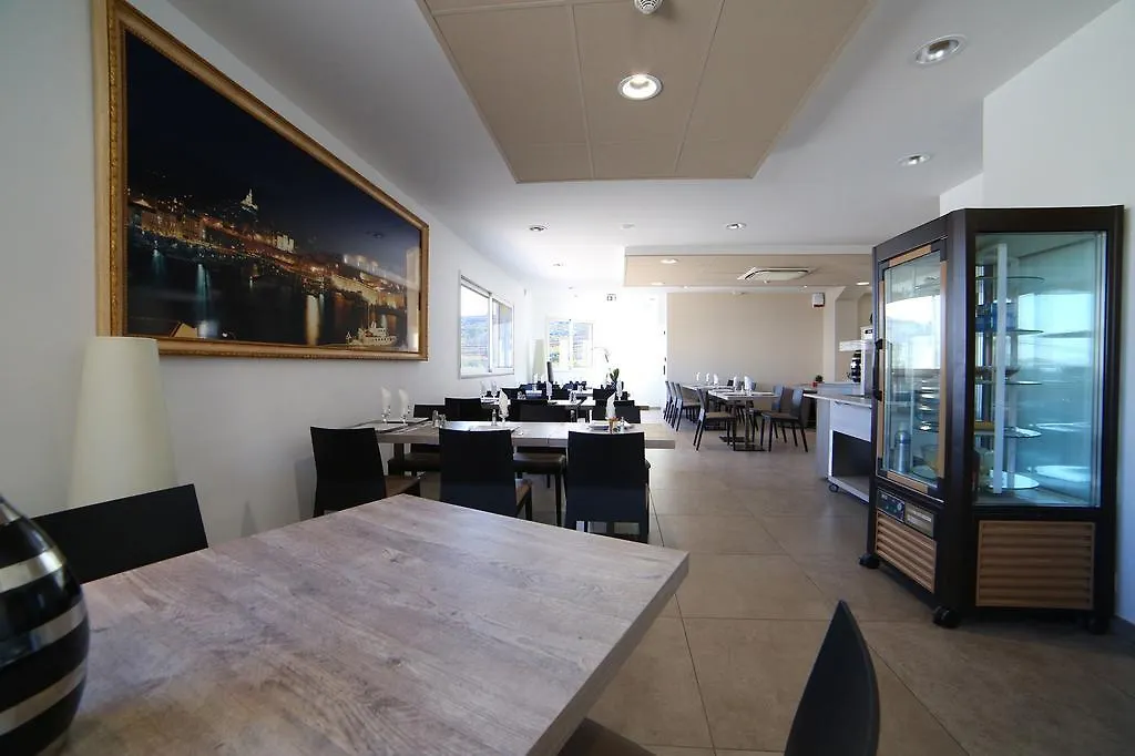 Hotel Restaurant Les Pielettes Le Rove 2*,  France