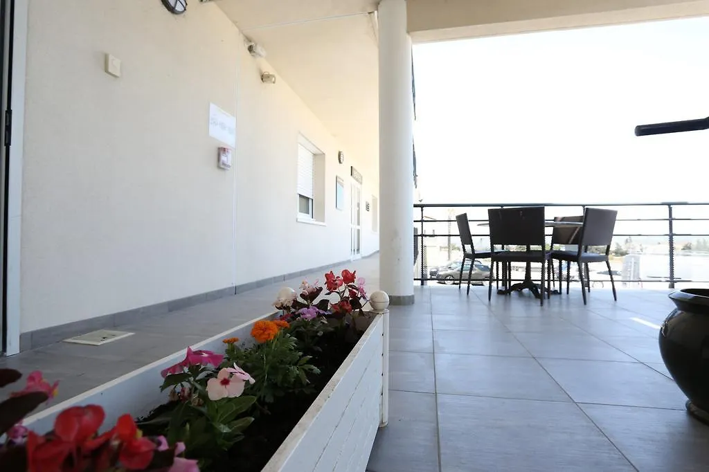 Hotel Restaurant Les Pielettes Le Rove