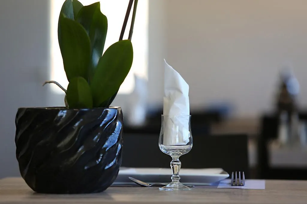 Hotel Restaurant Les Pielettes Le Rove